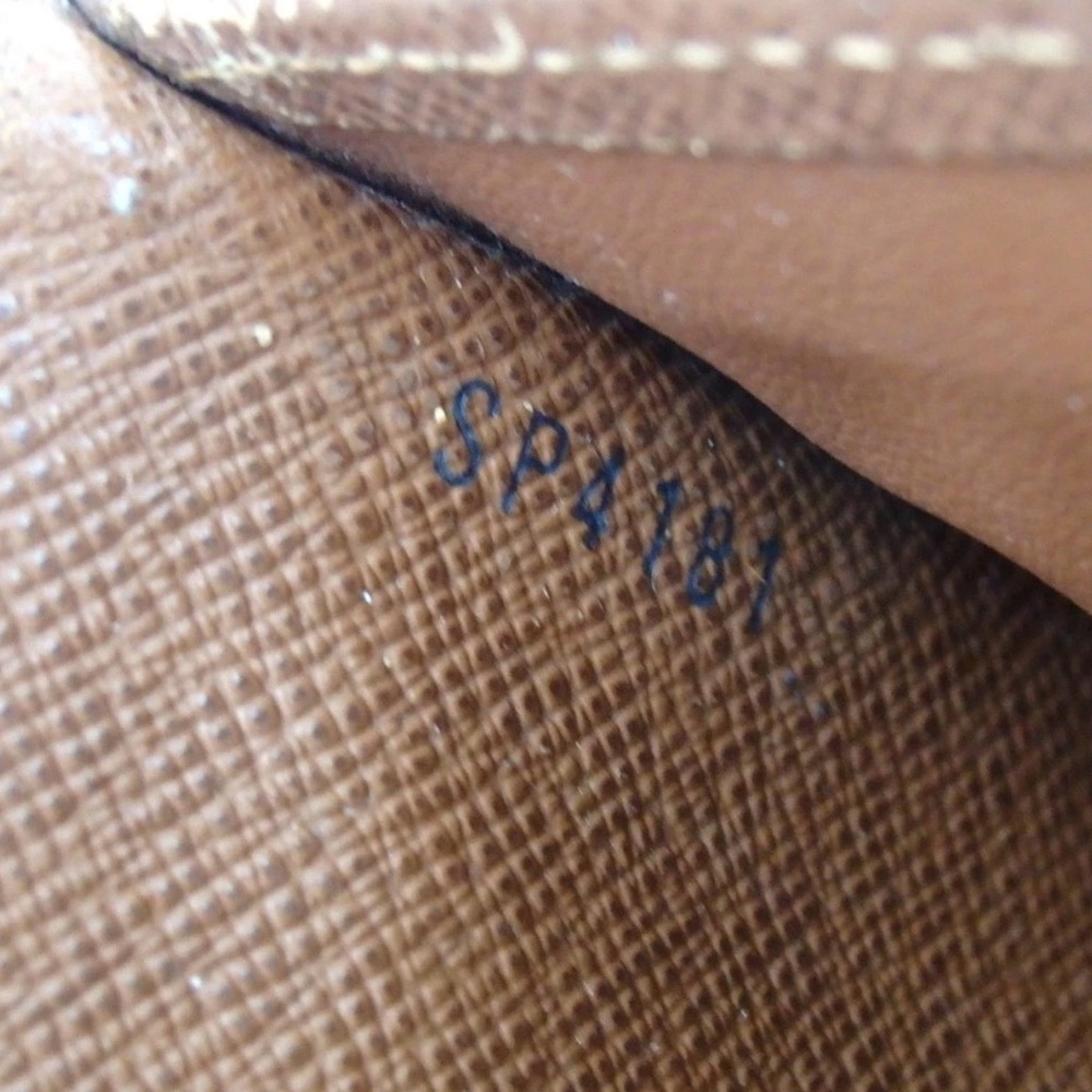 Louis Vuitton Monogram Etoile Portefeiulle Sarah Wallet 😍 - Picture 6 of 16